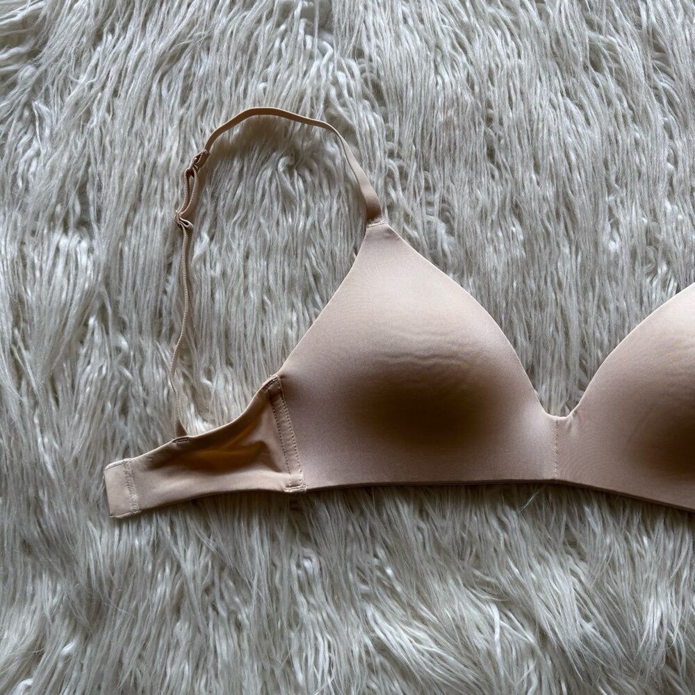 Skims Wireless Lightly Lined Bra Sand Size 30B - Picture 2 of 8